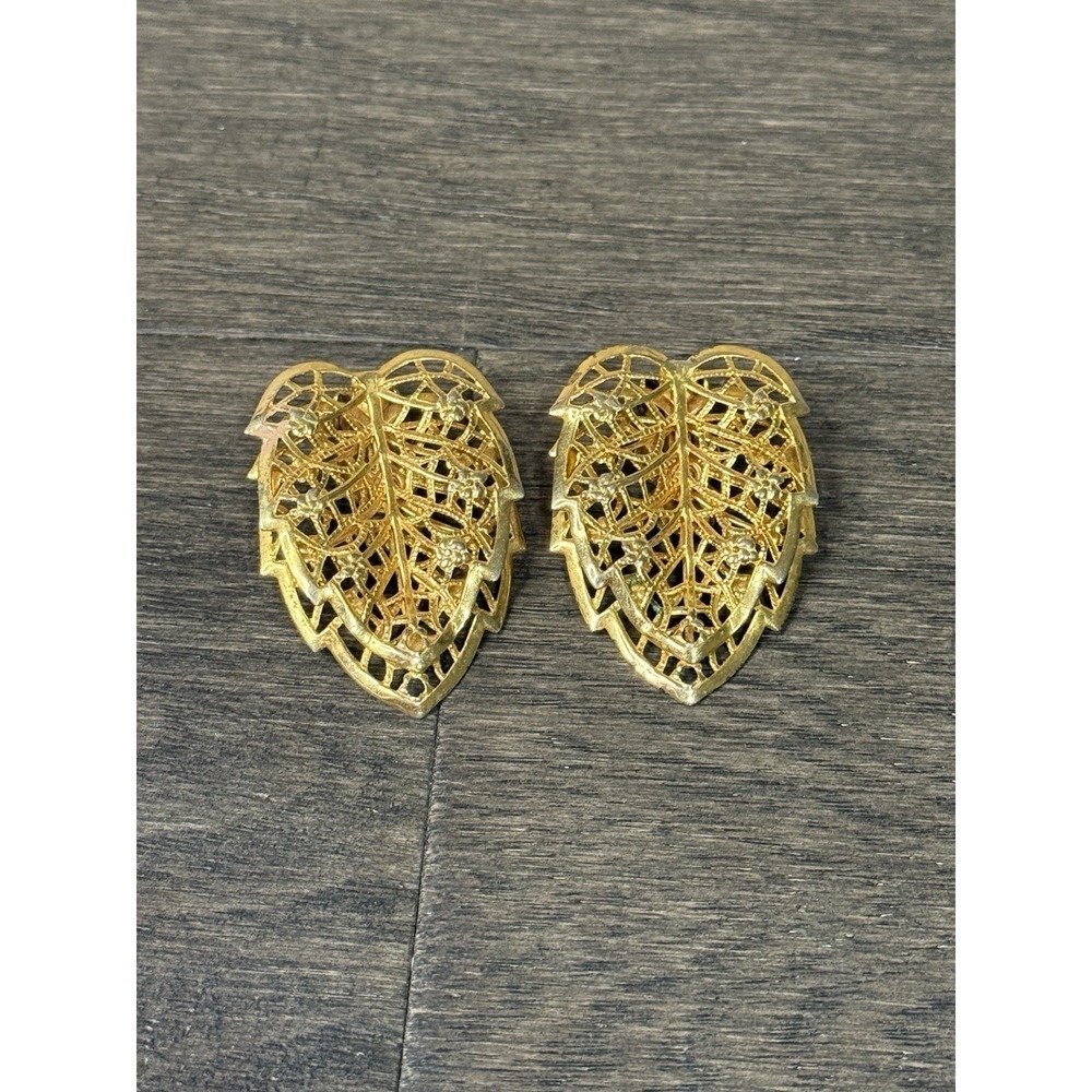 Judy Lee Signed Vintage Leaves Filigree Design Clip on Earrings‎ Good Tone